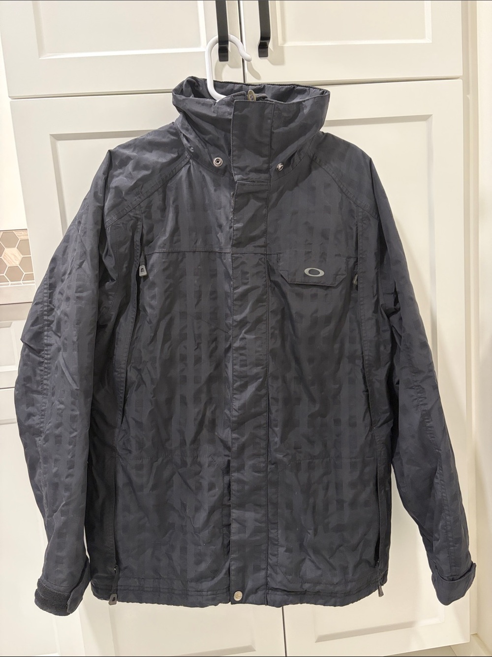 Oakley Men's Dark Gray Hooded Raincoat